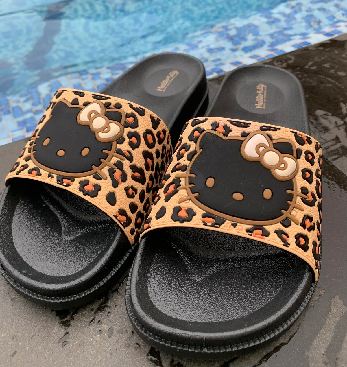 Hello KT Leopard Print Slippers