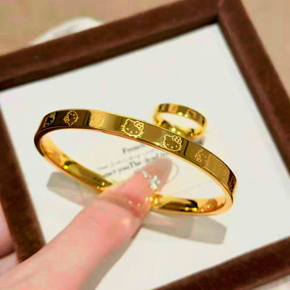 Golden Kitty Bangle ✨