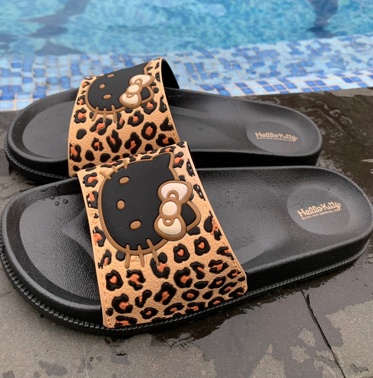 Hello KT Leopard Print Slippers