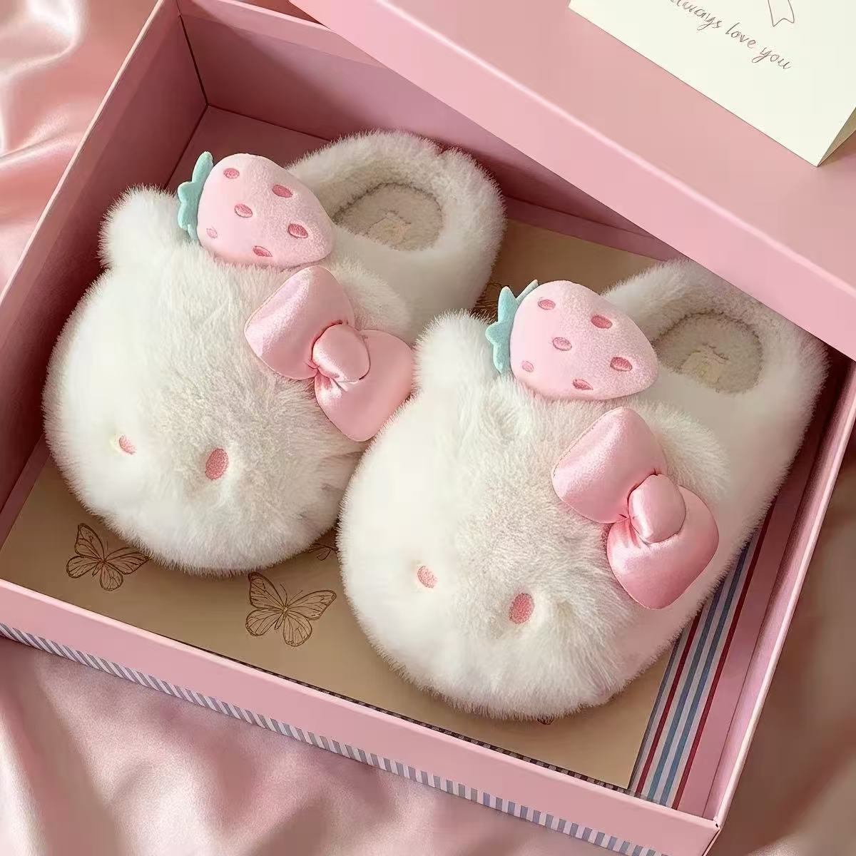 🍓Pink Strawberry Hello KT Fluffy Slippers